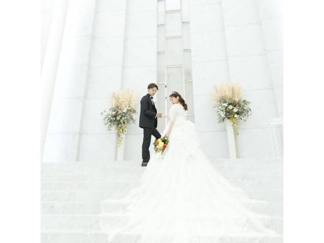 W the style of wedding