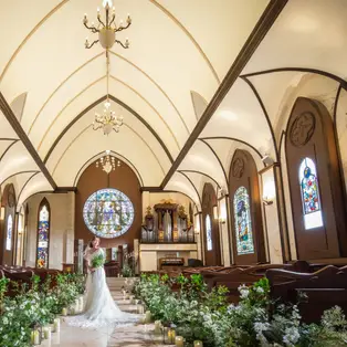 磐田の結婚式場「ラトリエ・ドゥ・マリエ」 アンティークが彩る大聖堂