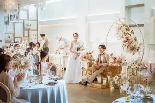 磐田の結婚式場「ラトリエ・ドゥ・マリエ」 シンプル・ナチュラルにも多彩な演出ができるスタイリッシュなパーティ会場