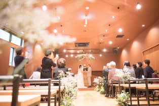 株式会社FOLK FOLK キリスト式と人前式、お二人のご希望に合わせて選択可能です。