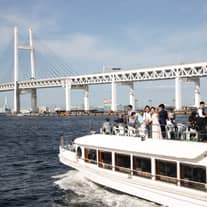 披露宴後に45分間の遊覧クルージング付き!!非日常感を是非、味わってください♪