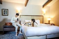 【11月限定特典】新郎新婦ご宿泊プレゼント（挙式前日又は当日1泊朝食付/スイートルーム10万円相当）