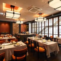 レストラン10%割引カード(回数無制限、結婚式を挙げた月は20%割引)プレゼント