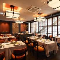 レストラン10%割引カード(回数無制限、結婚式を挙げた月は20%割引)プレゼント