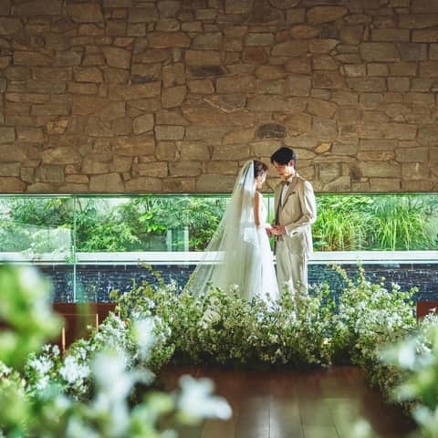【挙式フォトプラン】家族や親しい方に囲まれた結婚式を叶えるプラン