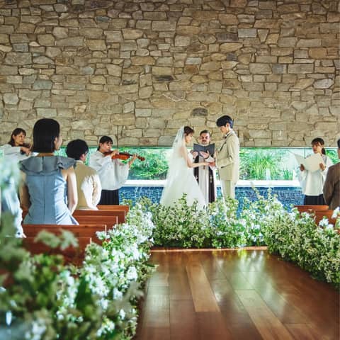 【挙式フォトプラン】家族や親しい方に囲まれた結婚式を叶えるプラン
