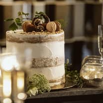 披露宴を彩る!オリジナルウェディングケーキプレゼント♪